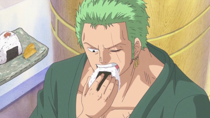 One piece zoro comendo onigiri