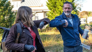 The Walking Dead | Lauren Cohan (Maggie) e Jeffrey Dean Morgan (Negan) nos bastidores das gravações dos episódios extras da 10ª temporada.