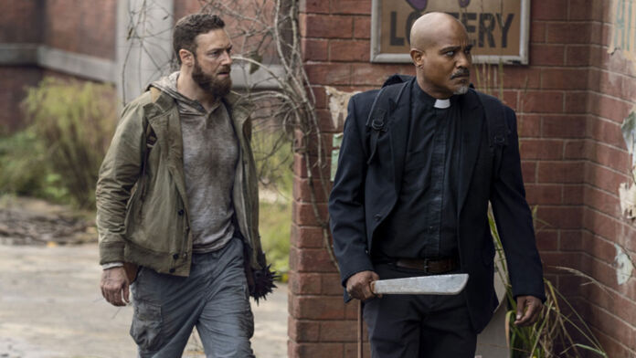 Aaron e Gabriel no 19º episódio da 10ª temporada de The Walking Dead (S10E19 - 