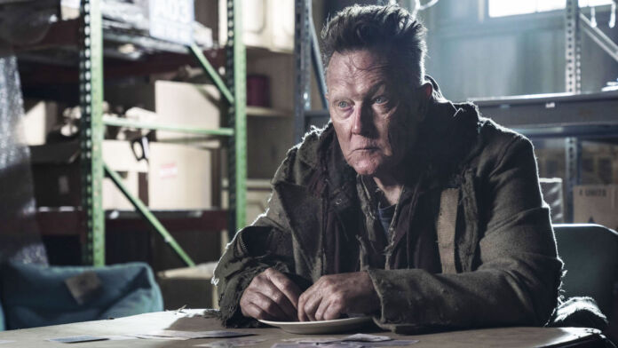 Mays (Robert Patrick) no 19º episódio da 10ª temporada de The Walking Dead (S10E19 - 