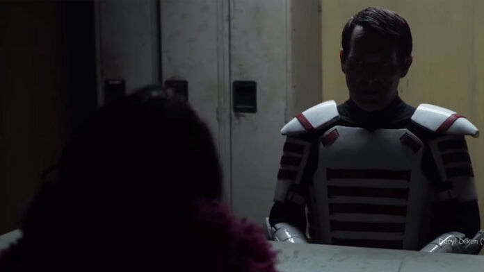 Princesa é interrogada por um soldado de Commonwealth no 20º episódio da 10ª temporada de The Walking Dead (S10E20 - 
