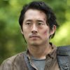 Criador de the walking dead revela qual seria o destino original de glenn