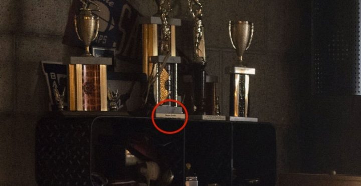 O sobrenome de negan (smith) aparece em um dos seus troféus no 22º episódio da 10ª temporada de the walking dead (s10e22 - "here's negan").