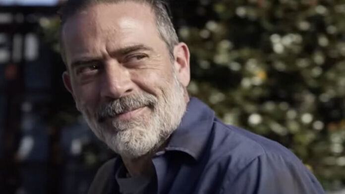 Negan sorri para Maggie na cena final do 22º episódio da 10ª temporada de The Walking Dead (S10E22 - 