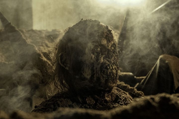 Fear the walking dead s06e11 foto promocional 06 zumbi