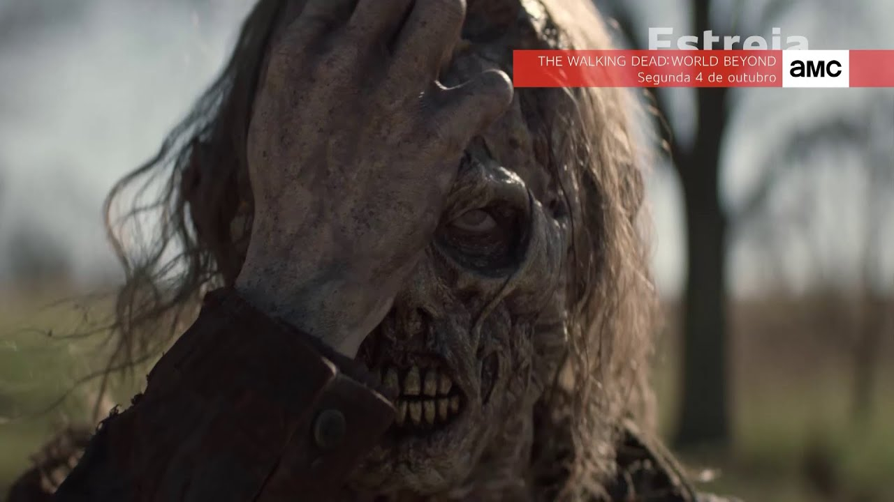 Pessoa misteriosa vestida de zumbi no trailer da 2ª temporada de The Walking Dead: World Beyond.