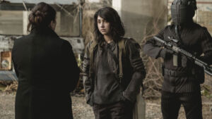 Elizabeth e Hope no 1º episódio da 2ª temporada de The Walking Dead: World Beyond (S02E01 - 