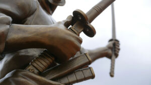 one piece estatua de bronze zoro 03