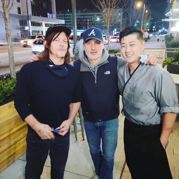 Norman reedus (daryl) e andrew lincoln (rick) foram avistados em atlanta no dia 19 de fevereiro.