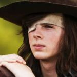 Ator que fez Carl em The Walking Dead apareceu no episódio final; veja como foi