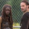 The walking dead: the one who live | série com rick e michonne tem data de lançamento revelada